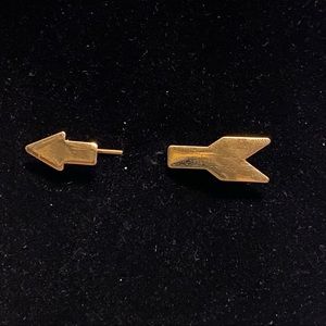 Vintage Avon arrow pin